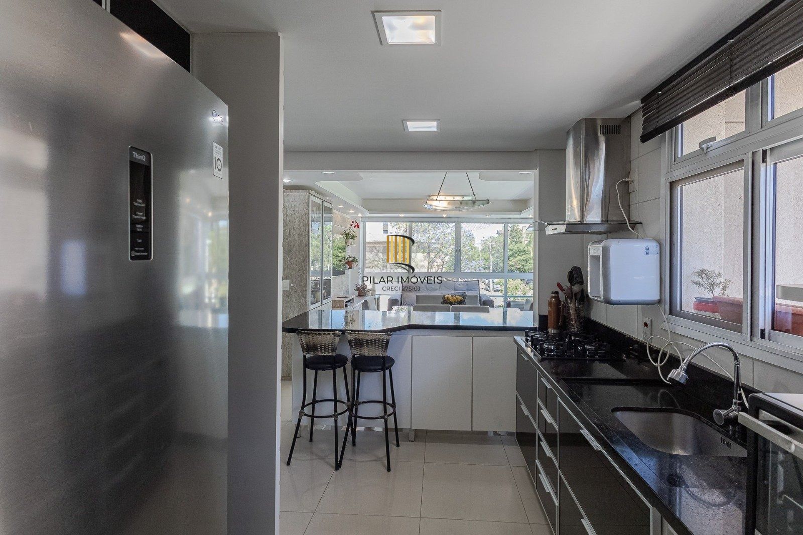 Apartamento 84m²  2 suítes 2 vagas no Petrópolis