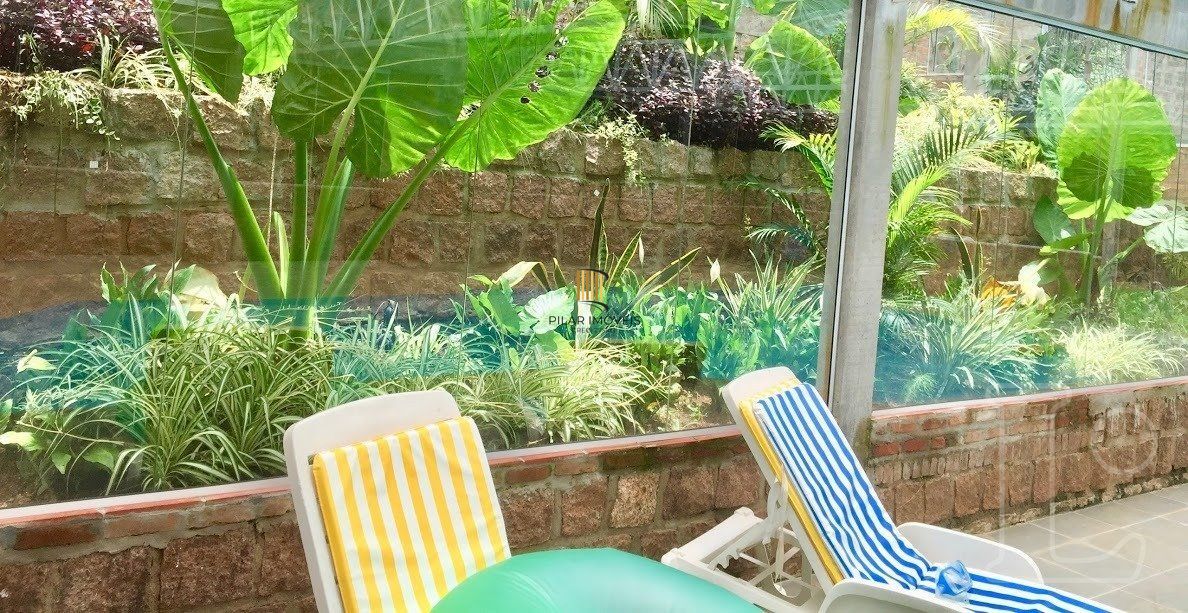 Casa para Venda - 570m², 3 dormitórios, sendo 1 suites, 2 vagas - Hípica