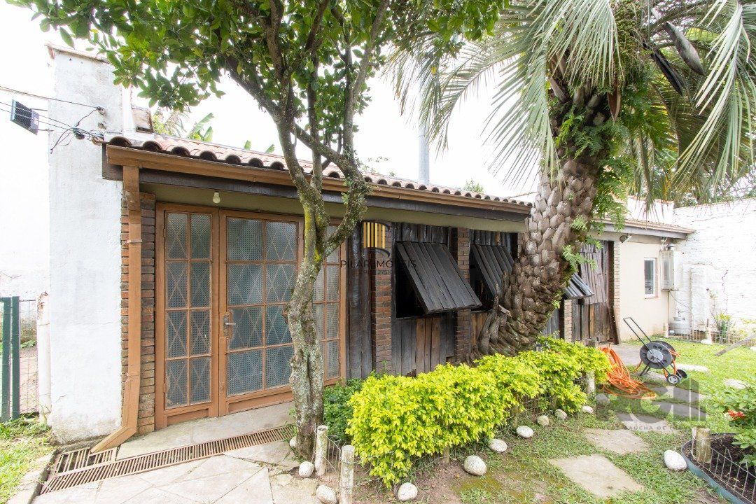 Casa para Venda - 440m², 3 dormitórios, sendo 1 suites, 2 vagas - Santa Tereza