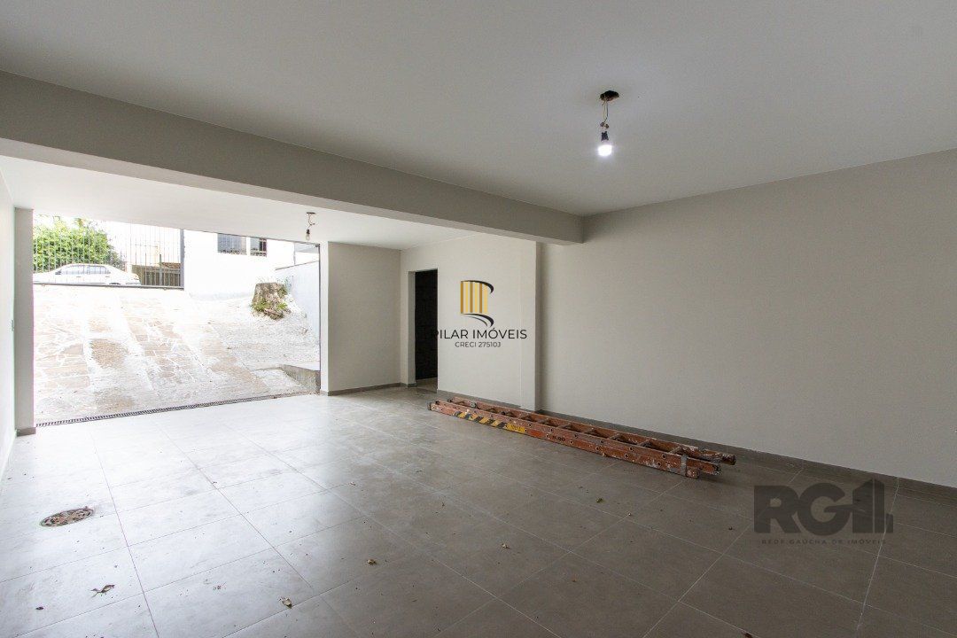 Casa | 3 quartos | 2 Suítes | 4 vagas cobertas | 260m2 Privativos | Bairro Santa Tereza