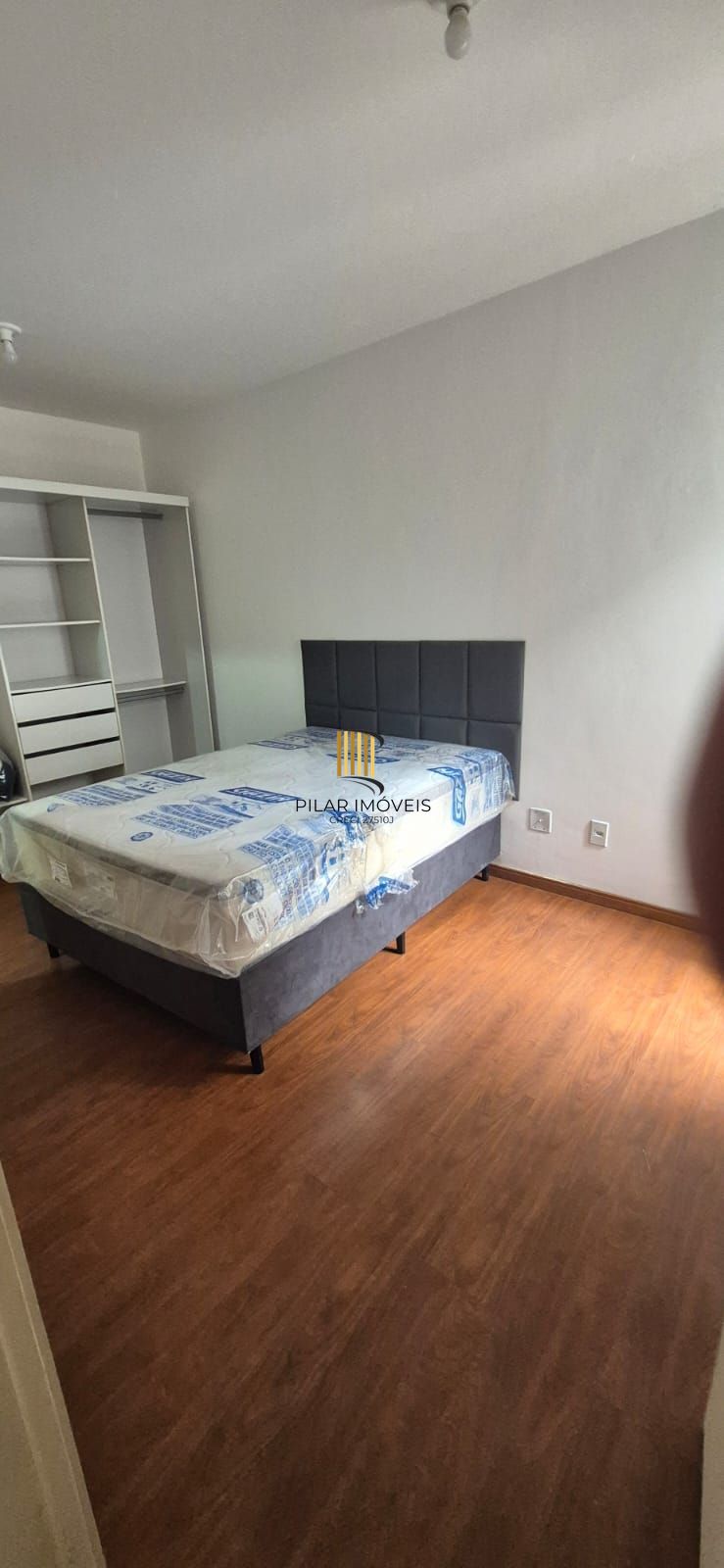 Apartamento de 3 dormitórios, 1 suíte e 1 vaga de garagem no bairro Pedra Redonda.