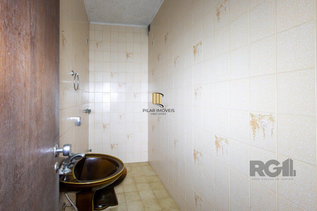 Casa para Venda - 361.95m², 4 dormitórios, sendo 2 suites, 3 vagas - Nonoai
