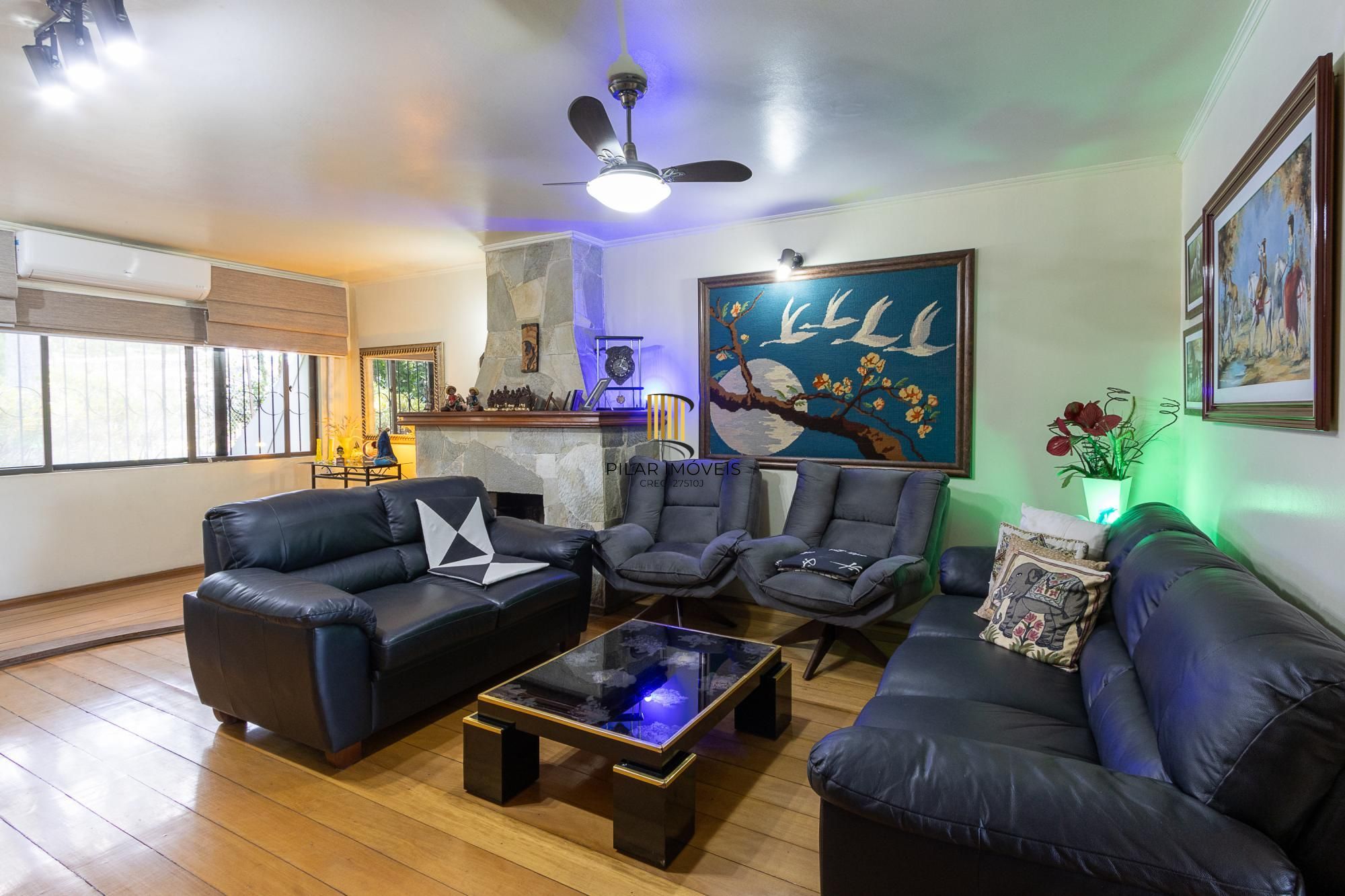 Casa com 3 quartos (1 suite), 4 vagas - Vila Nova