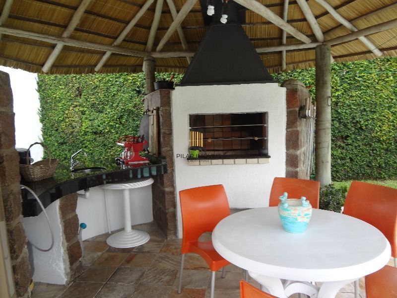 Casa para Venda - 268m², 3 dormitórios, sendo 1 suites, Jardim Isabel