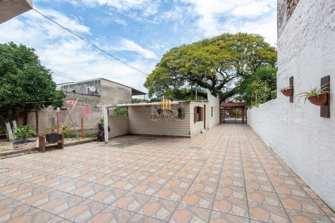 Casa para Venda - 161m², 3 dormitórios, 3 vagas - Nonoai