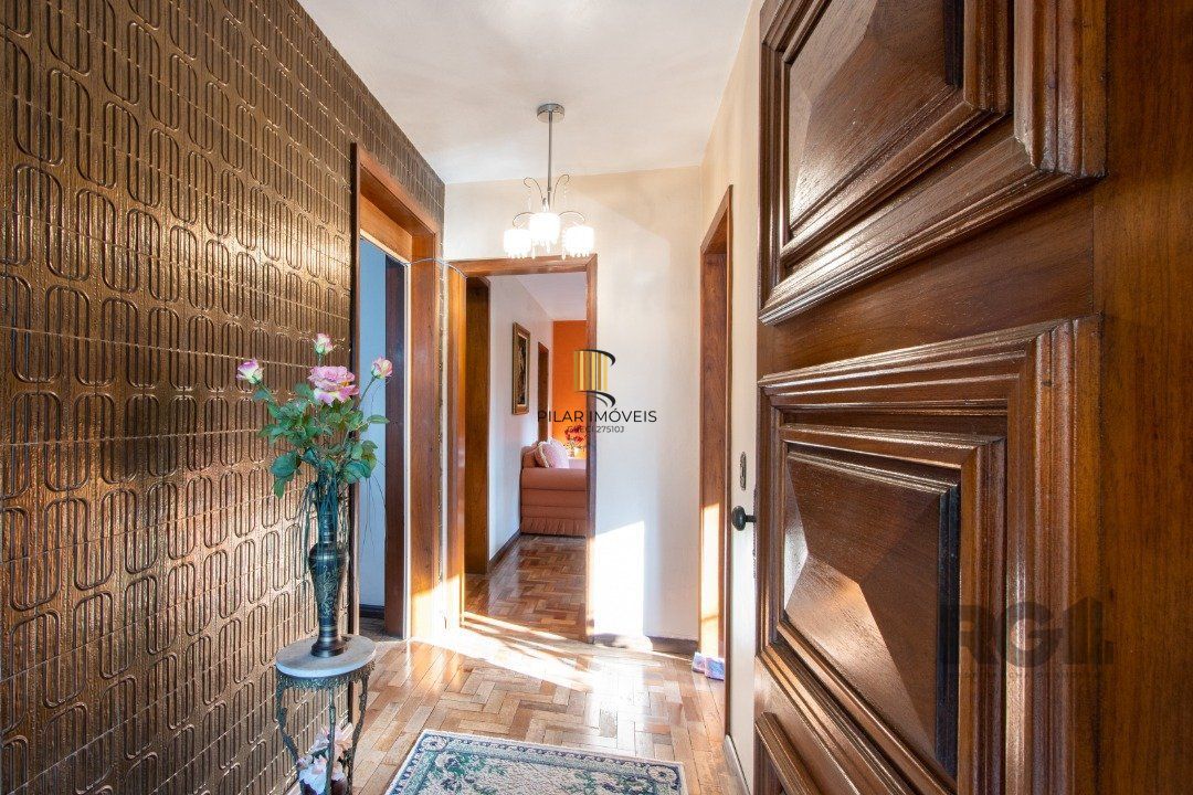 Casa 4 dormitórios no bairro Cristal