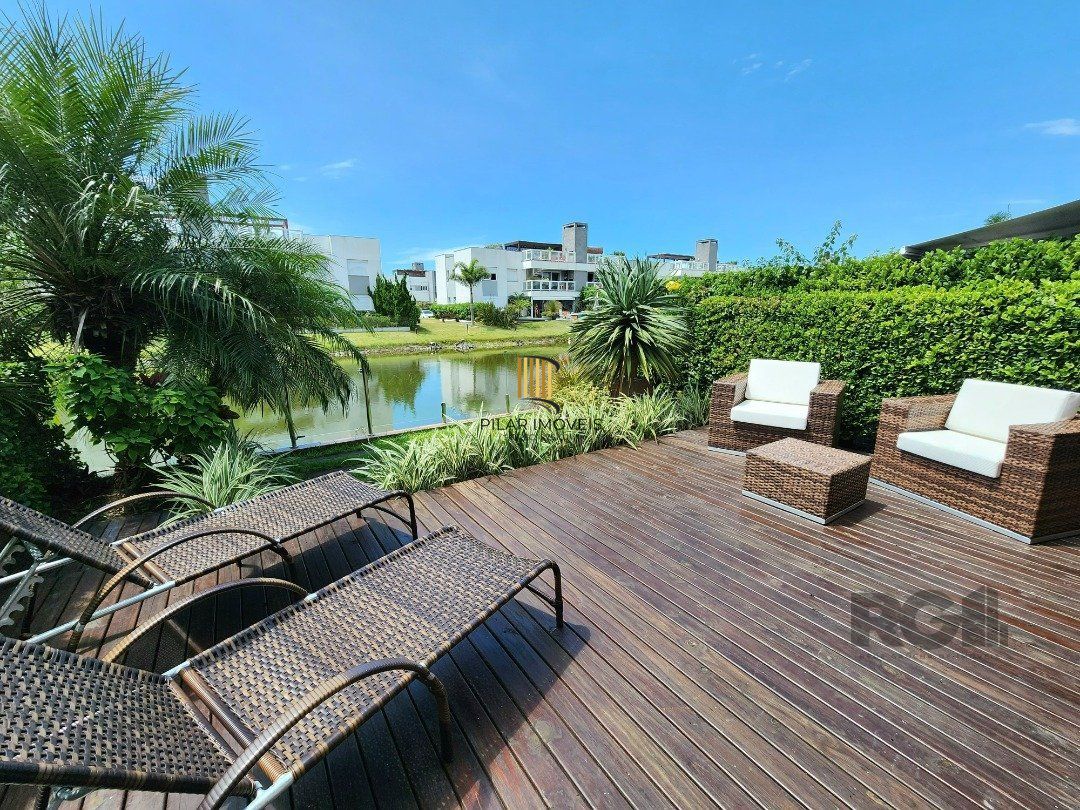 Apartamento Garden no Rossi Atlântida, Beira Lago com 2 quartos e 131m² privativos com 2 vagas de garagem.