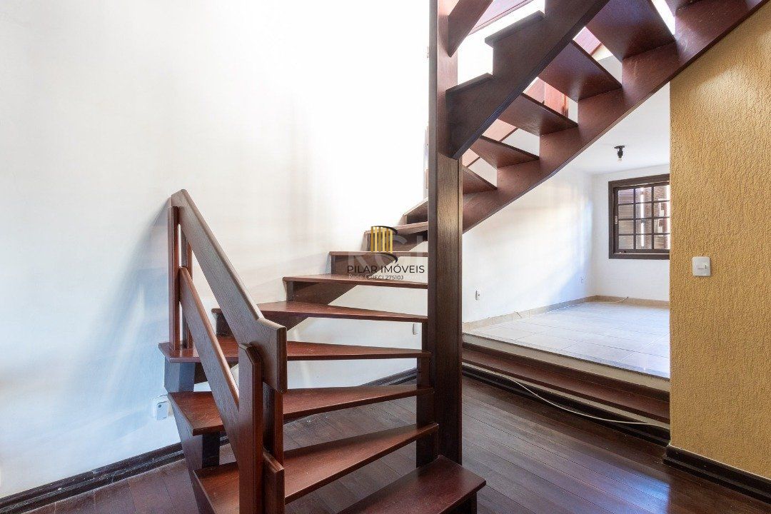 Casa para Venda - 280m², 3 dormitórios, sendo 1 suites, 2 vagas - Espirito Santo