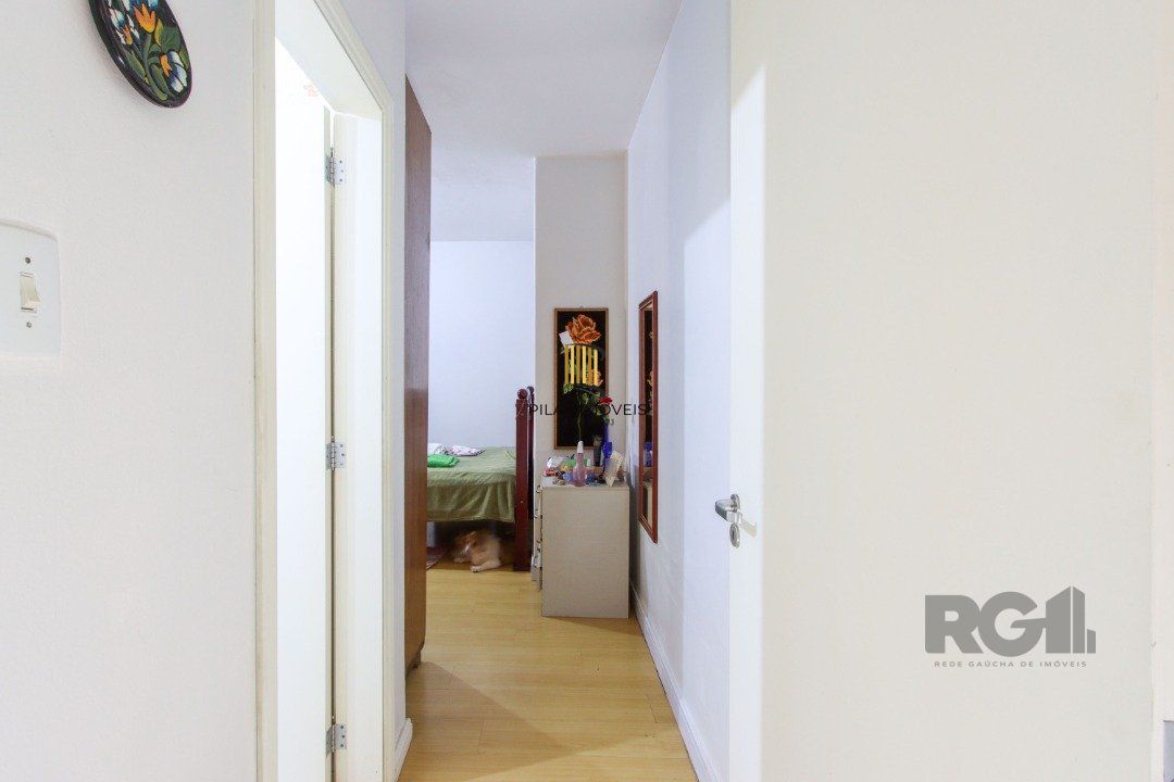 Casa térrea com  hall de entrada ,4 dormitórios