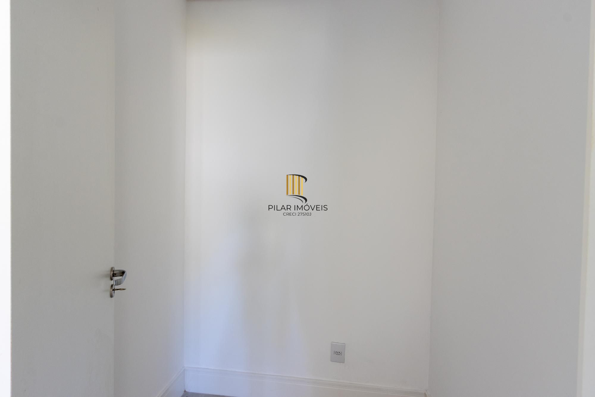 Casa Condominio para Venda - 300m², 4 dormitórios, sendo 4 suites, 2 vagas - Alphaville