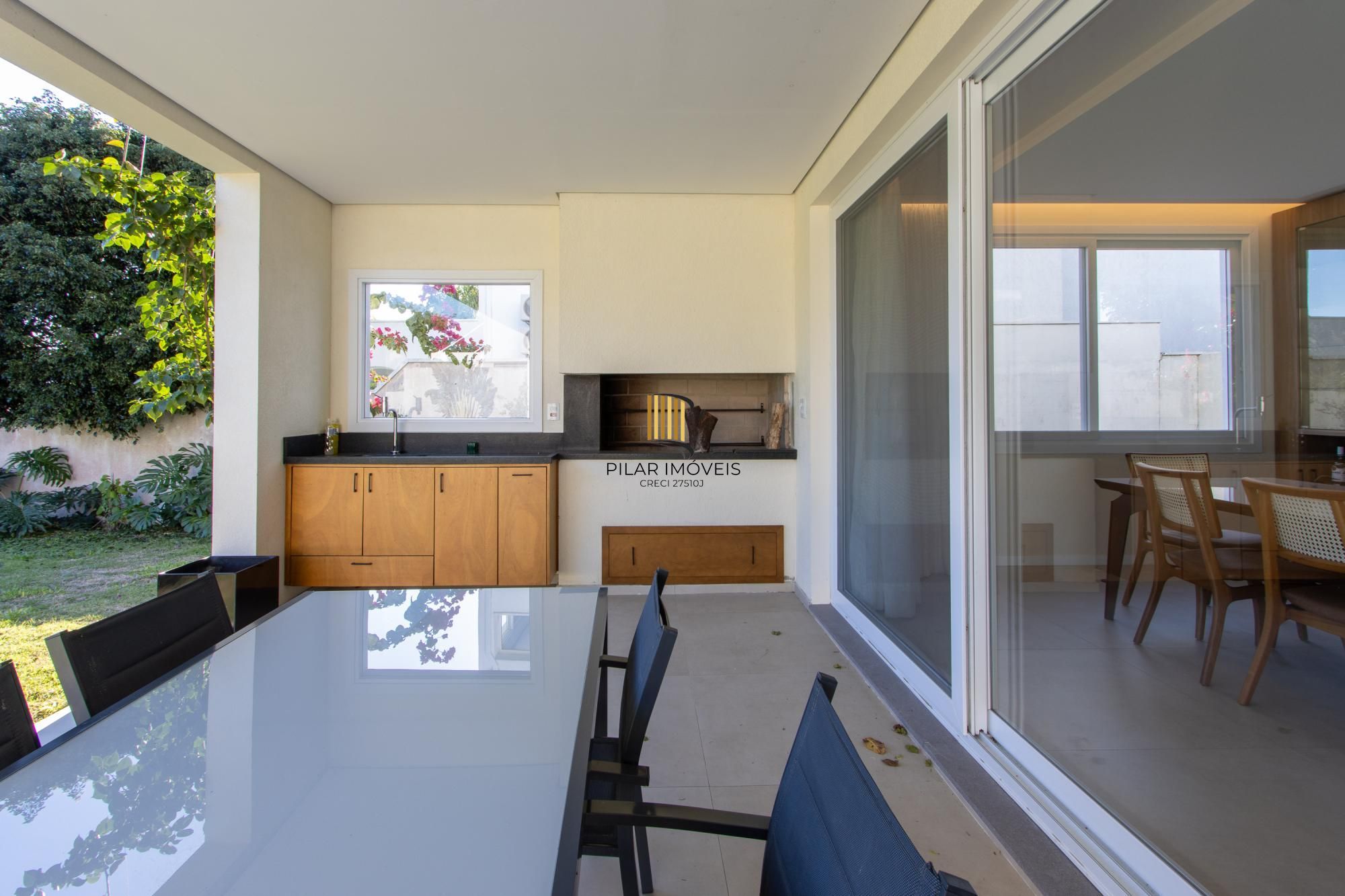 Casa de Condomínio 5 dormitórios no bairro Belém Novo