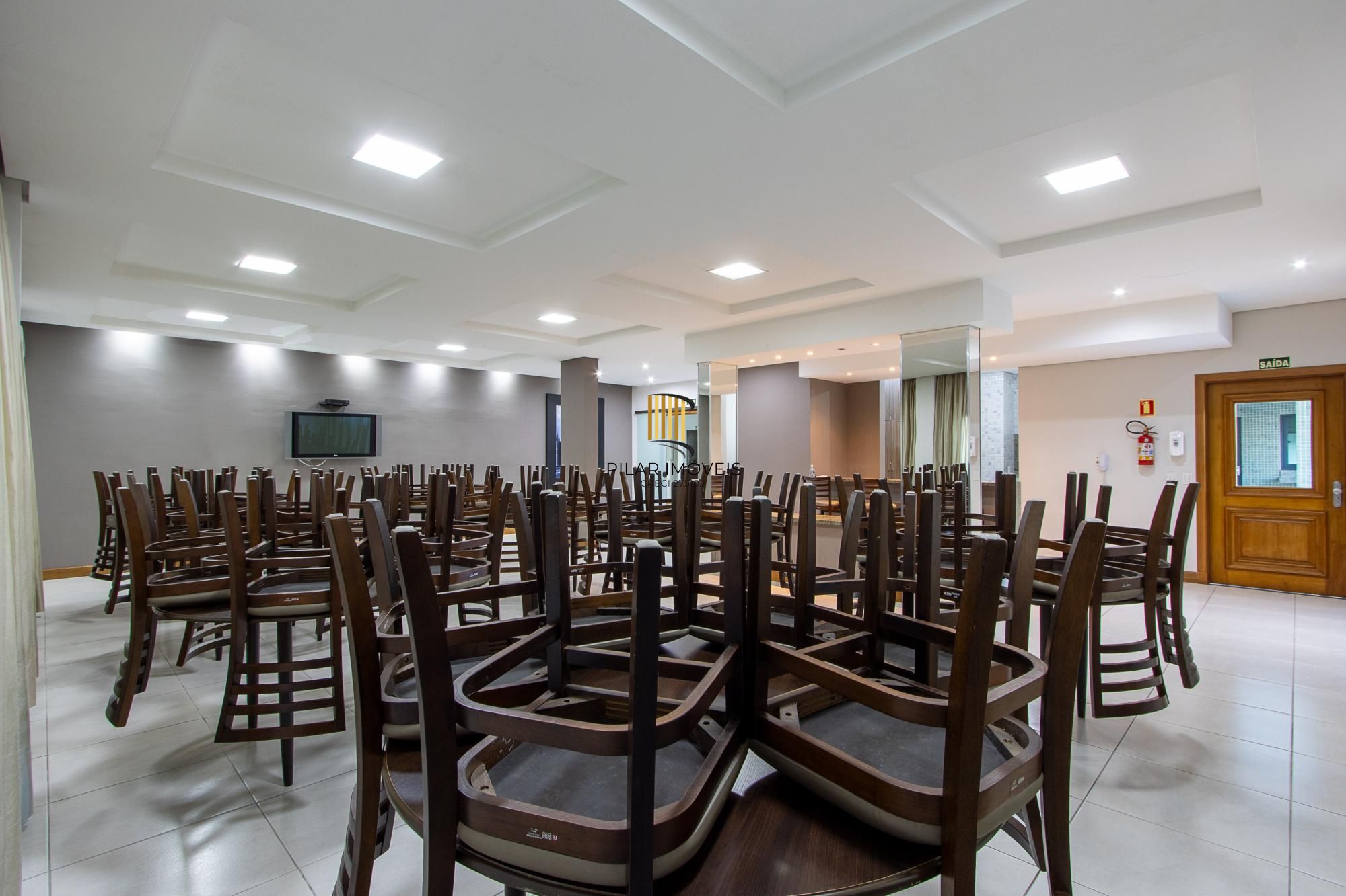 Excelente apartamento de 3 dormitórios, 1 suíte e 2 vagas no bairro Tristeza.