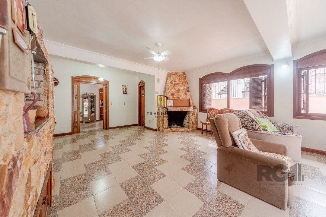 Casa para Venda - 646m², 4 dormitórios, sendo 2 suites, 4 vagas - Jardim Isabel