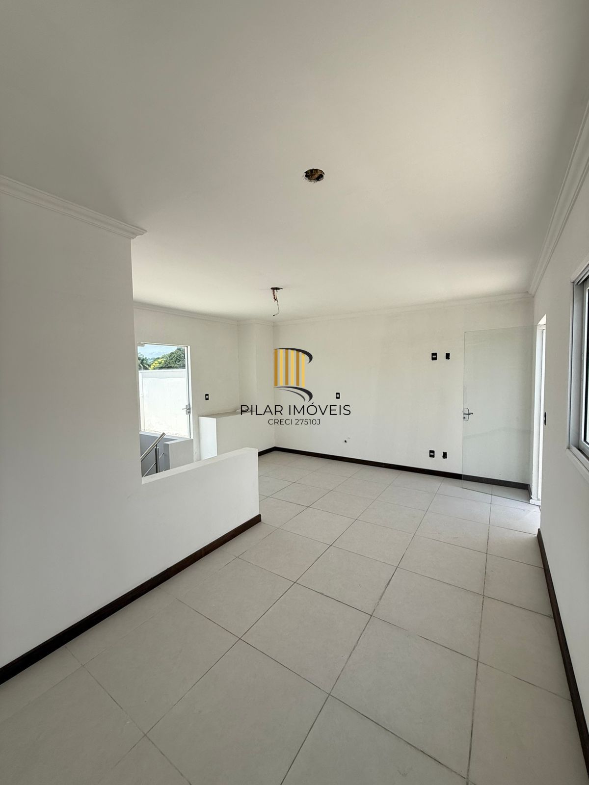 Casa nova em condominio a venda em Porto Alegre