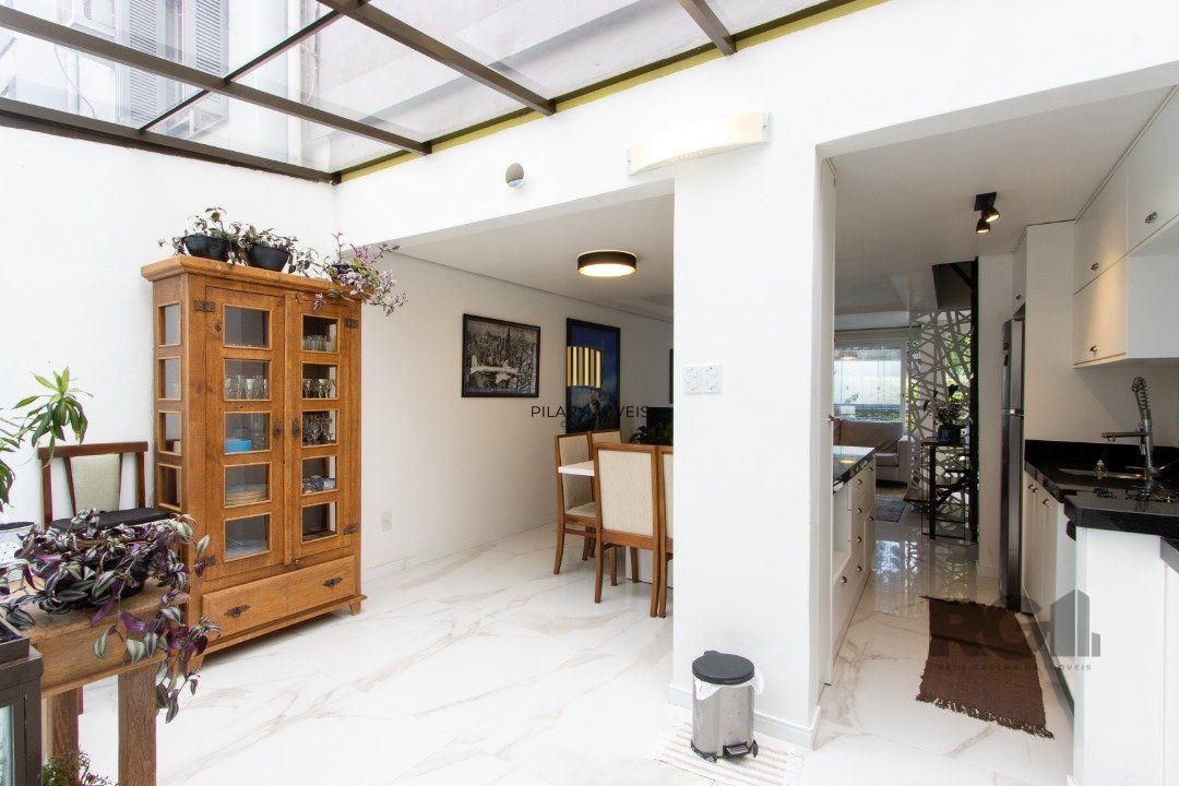 Sobrado com 148,45m², com 2 quartos, suíte, área gormet, vista para o Guaíba, na Vila Conceição.