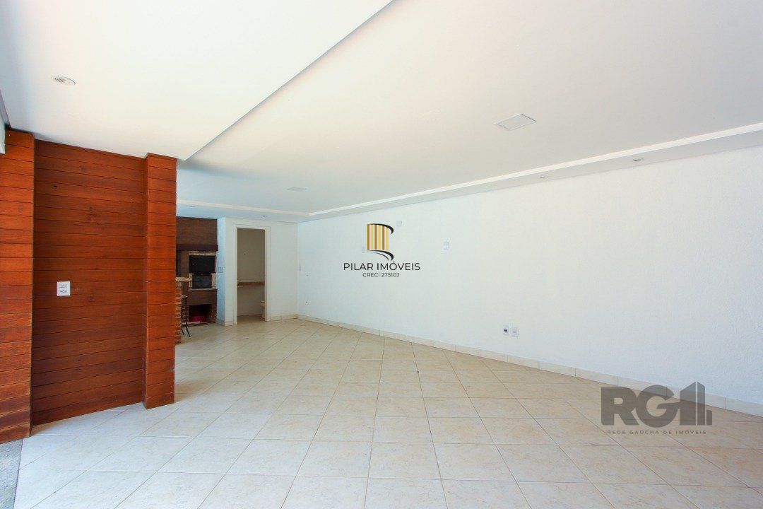 Casa com 4 quartos, com 347,57 m 2 privativos
