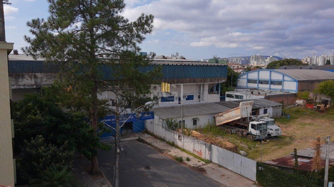 Cobertura para Venda - 182m², 4 dormitórios, sendo 1 suites, 2 vagas - São João