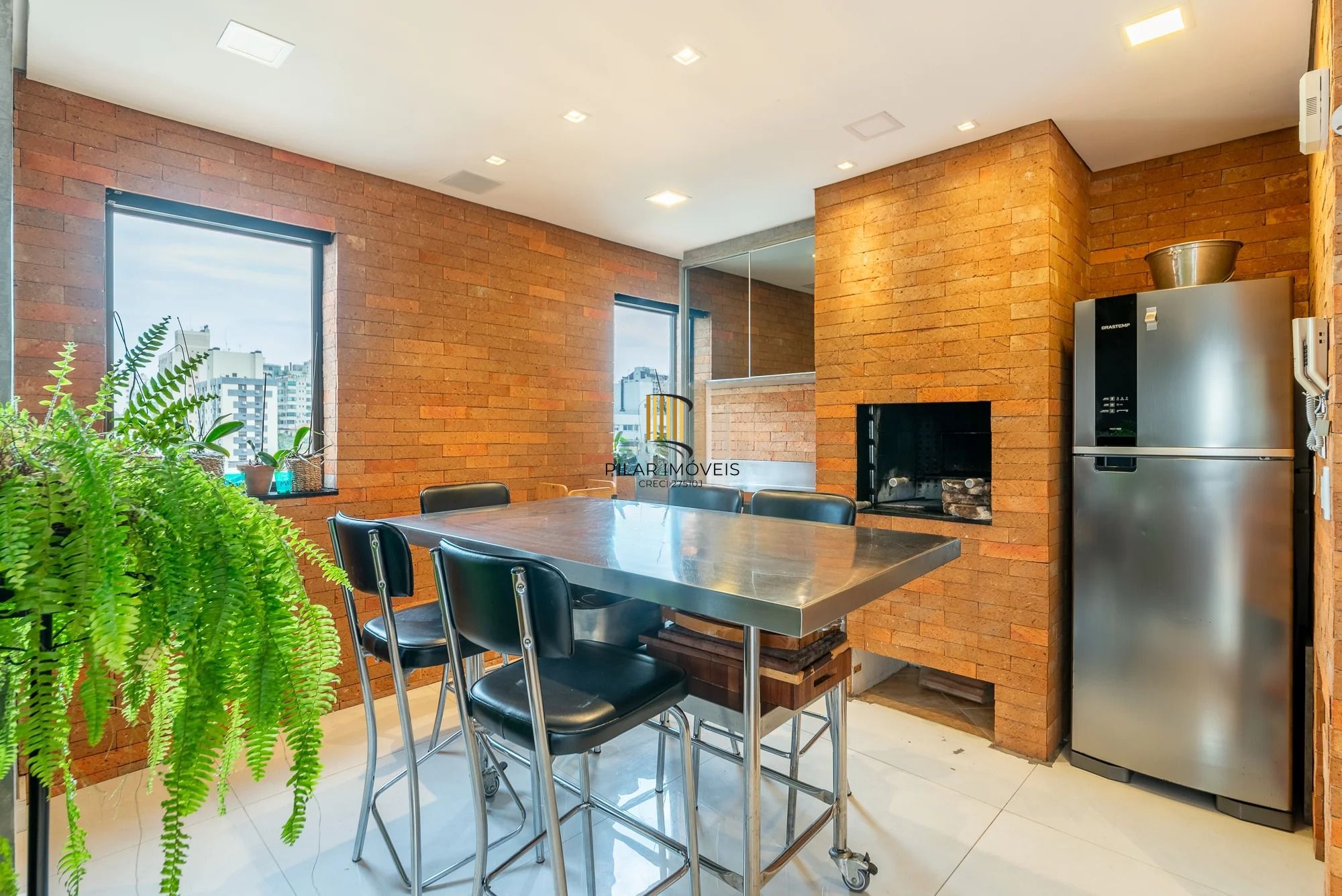 Cobertura com 203m² e 3 dormitórios, 1 suíte, 4 vagas no bairro Higienópolis