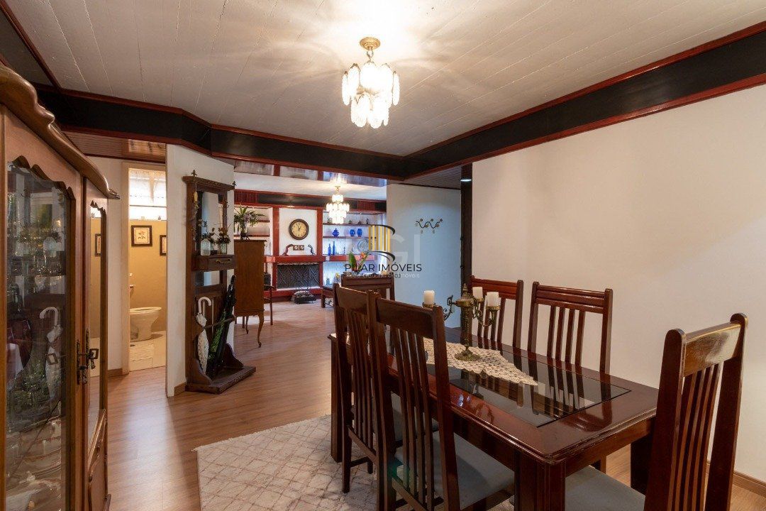 Casa para Venda - 435m², 4 dormitórios, sendo 4 suites, 4 vagas - Cristal