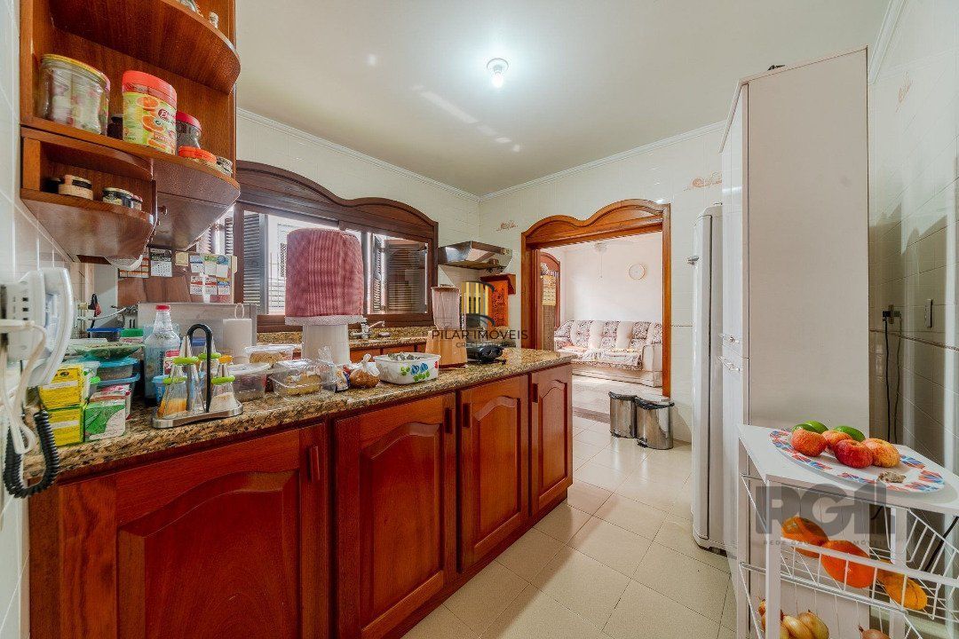 Casa para Venda - 646m², 4 dormitórios, sendo 2 suites, 4 vagas - Jardim Isabel