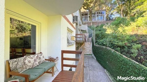 Casa em Condomínio na Pedra Redonda | 4 Dormitórios | 297m² | 4 Vagas | Solar Biarritz