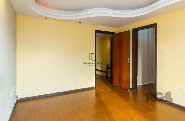 Casa para Venda - 167m², 3 dormitórios, sendo 1 suites, 7 vagas - Hípica