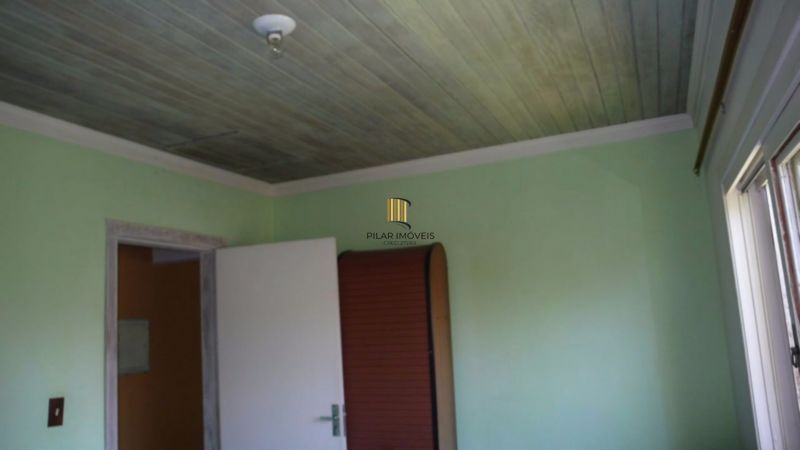 Casa Ampla com 2 pavimentos , grande pátio