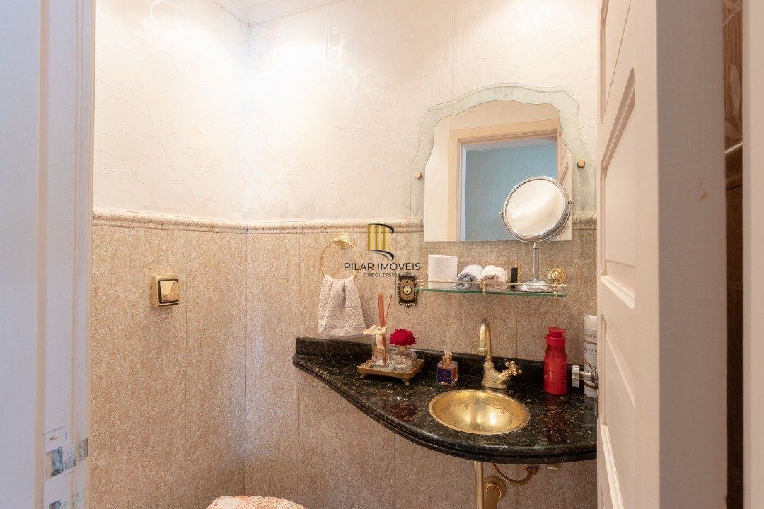 Casa para Venda - 256.5m², 3 dormitórios, sendo 1 suites, 2 vagas - Espirito Santo