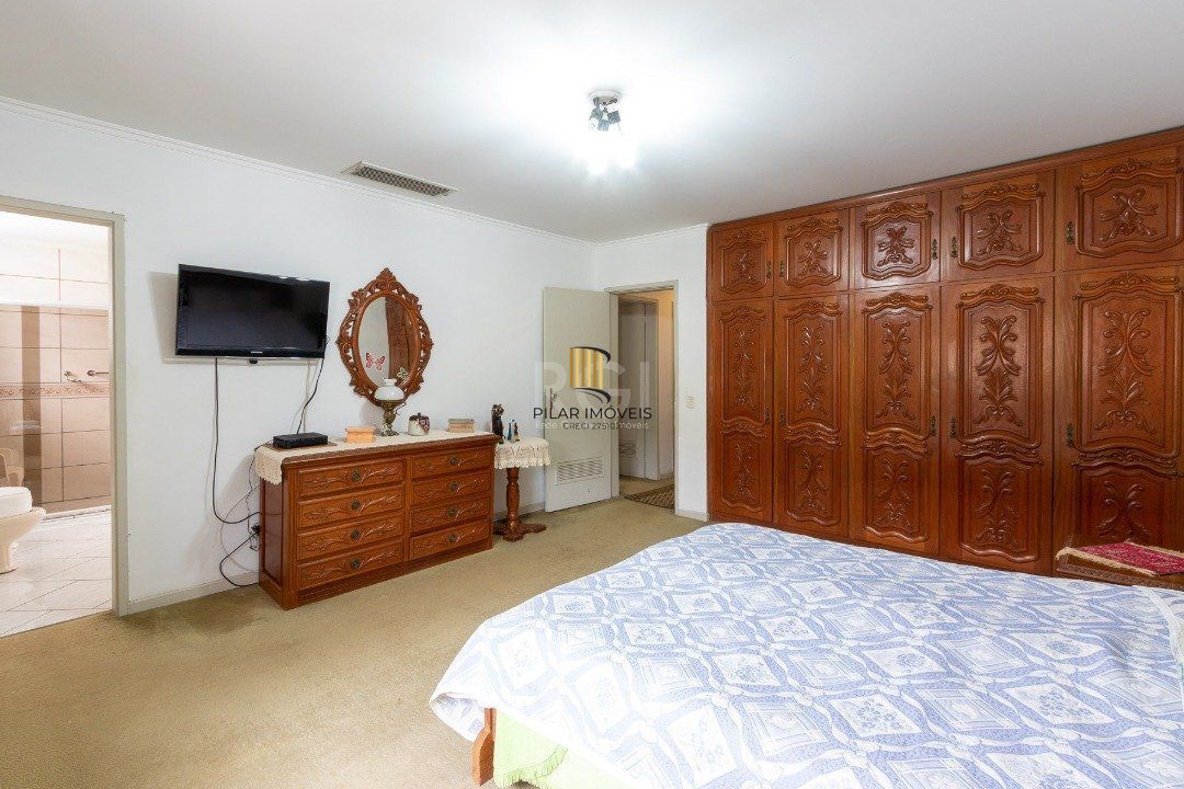 Casa para Venda - 280m², 4 dormitórios, sendo 1 suites, 3 vagas - Vila Assunção