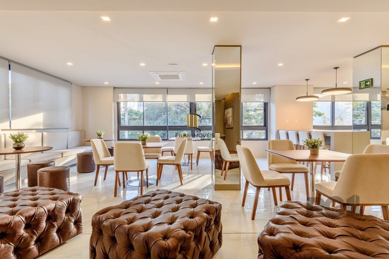 APARTAMENTO SEMIMOBILIADO 2 DORMITÓRIOS SENDO 1 SUÍTE E 1 VAGA ESCRITURADA