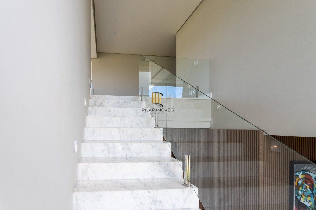 Casa Condominio para Venda - 380m², 3 dormitórios, sendo 3 suites, 6 vagas - Terra Ville
