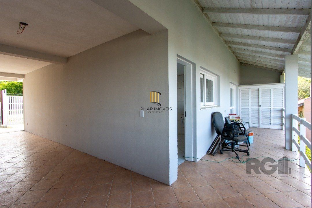 Sobrado novo,  4 quartos (1 suite), 440m² privativos - Bairro Guarujá