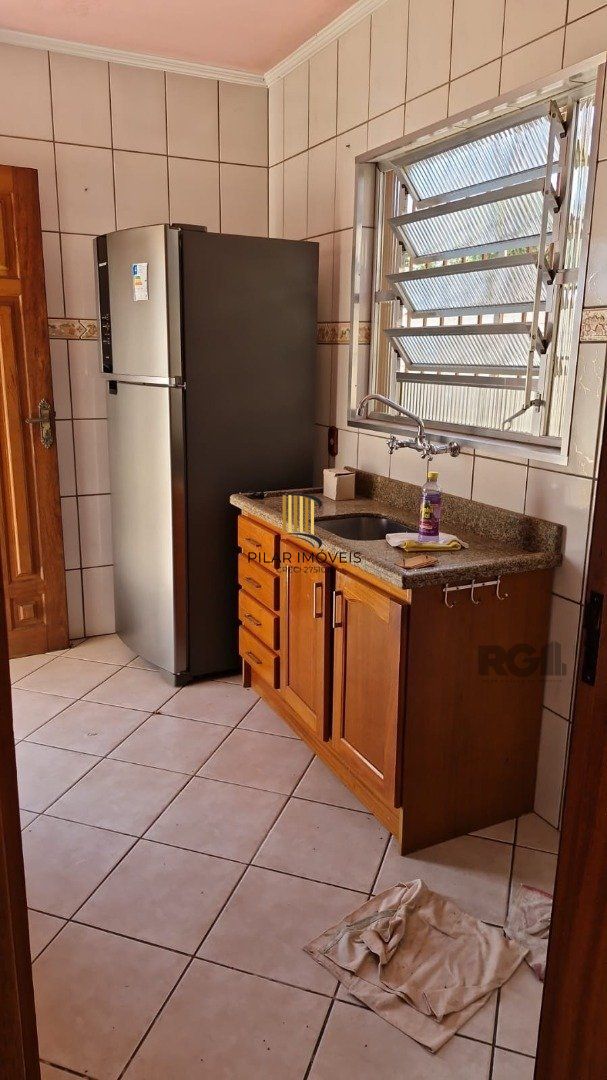 Casa 2 dormitórios no bairro Guarujá
