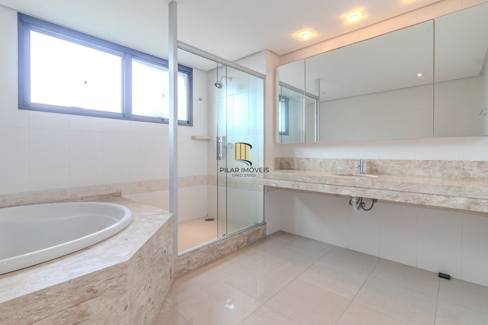 Alto Padrão no TERRAZAS: 4 Suítes, 312m² e Vista Incrível para a Natureza