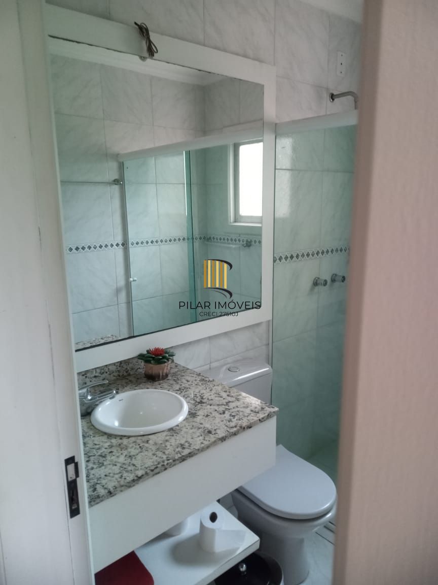 **Prédio Comercial Desocupado à Venda na Azenha, Porto Alegre, RS**