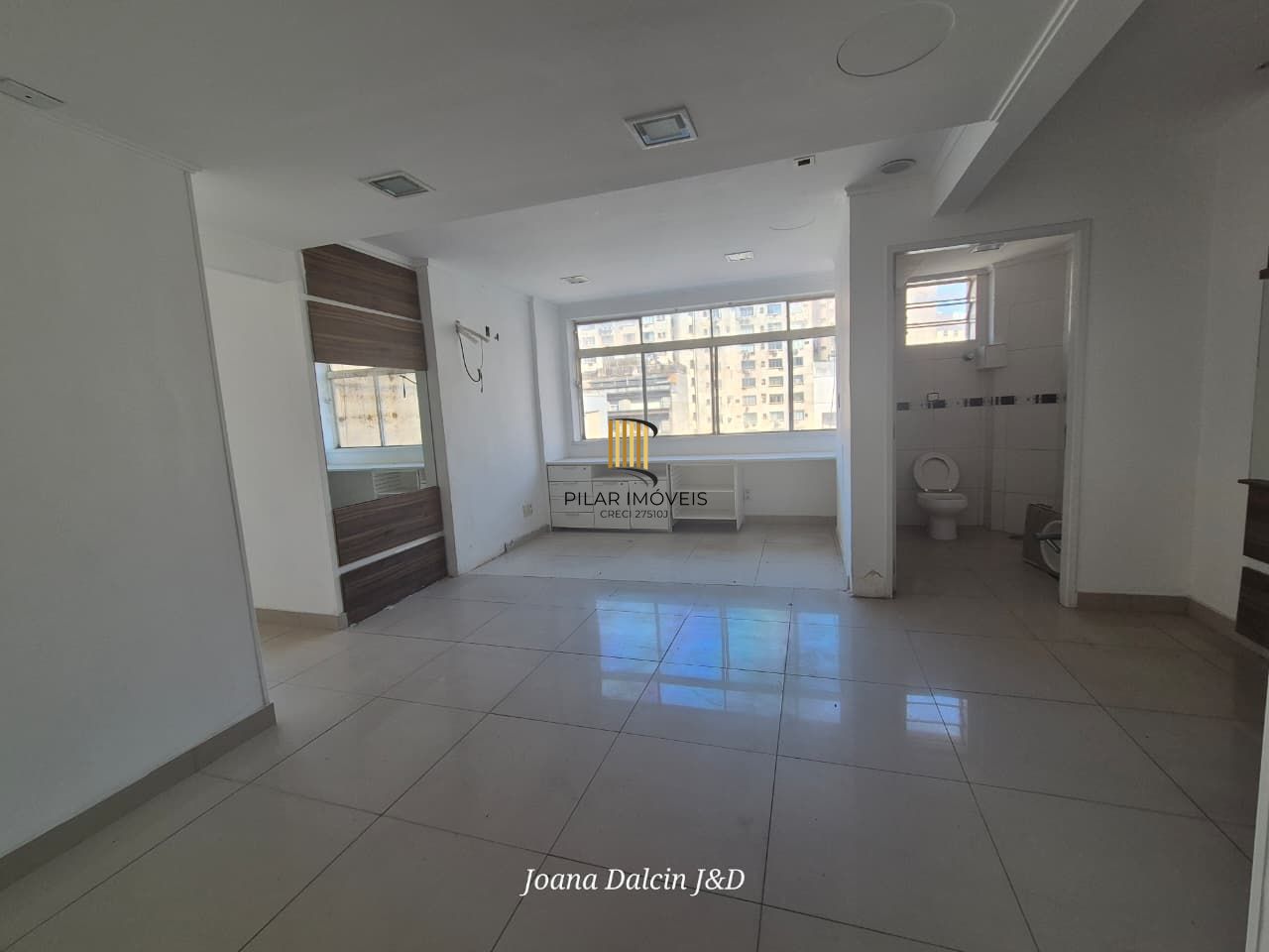 Excelente sala comercial no centro de Porto Alegre - Galeria Malcon