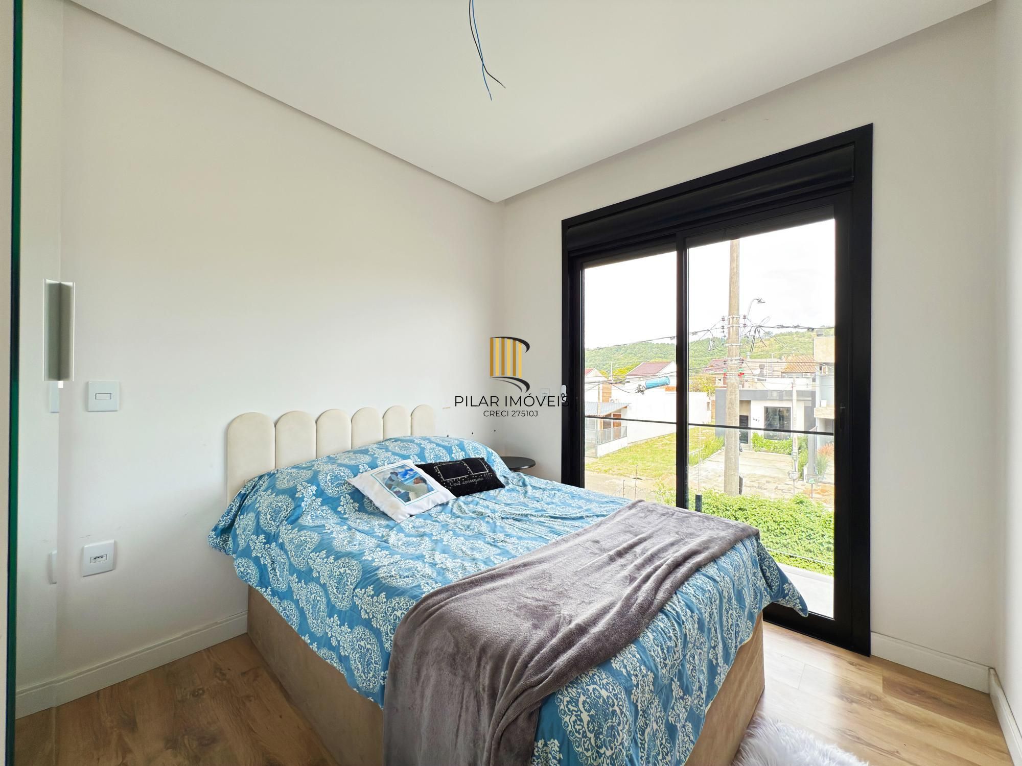 Casa de Condomínio 3 dormitórios no bairro Aberta dos Morros