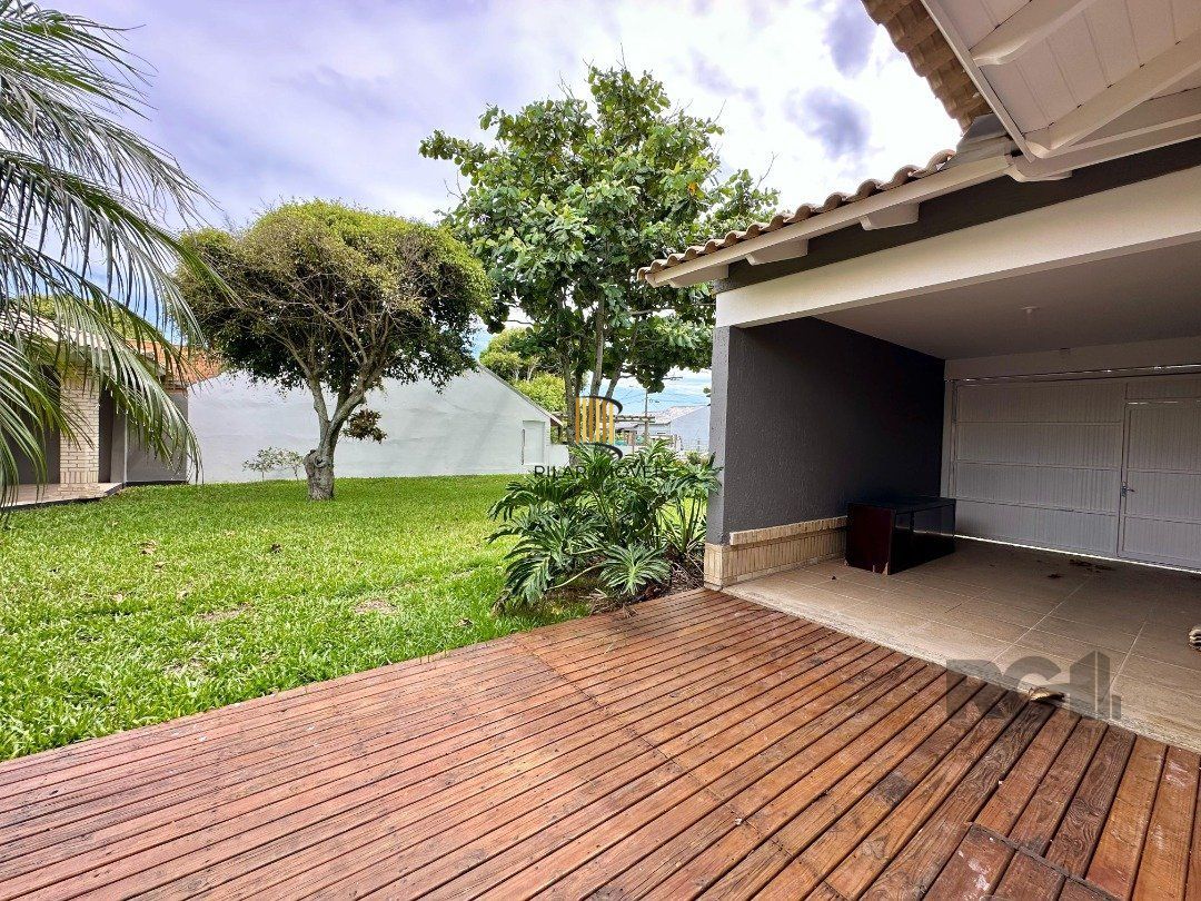 CASA A? VENDA  EM CAPA?O DA CANOA PRO?XIMA AO MAR!
