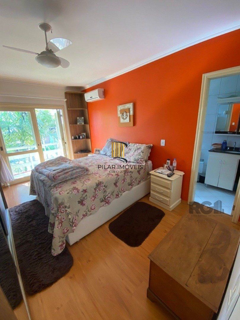 Casa para Venda - 250m², 3 dormitórios, sendo 1 suites, 2 vagas - Cristal