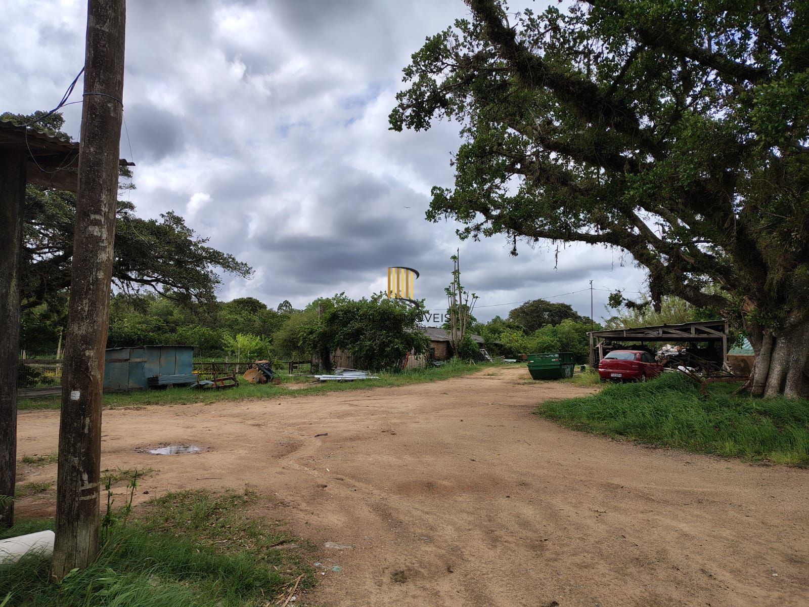 Sítio na Avenida Juca Batista.