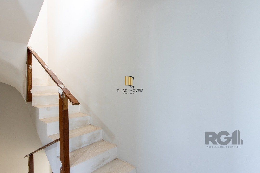 Sobrado novo,  4 quartos (1 suite), 440m² privativos - Bairro Guarujá