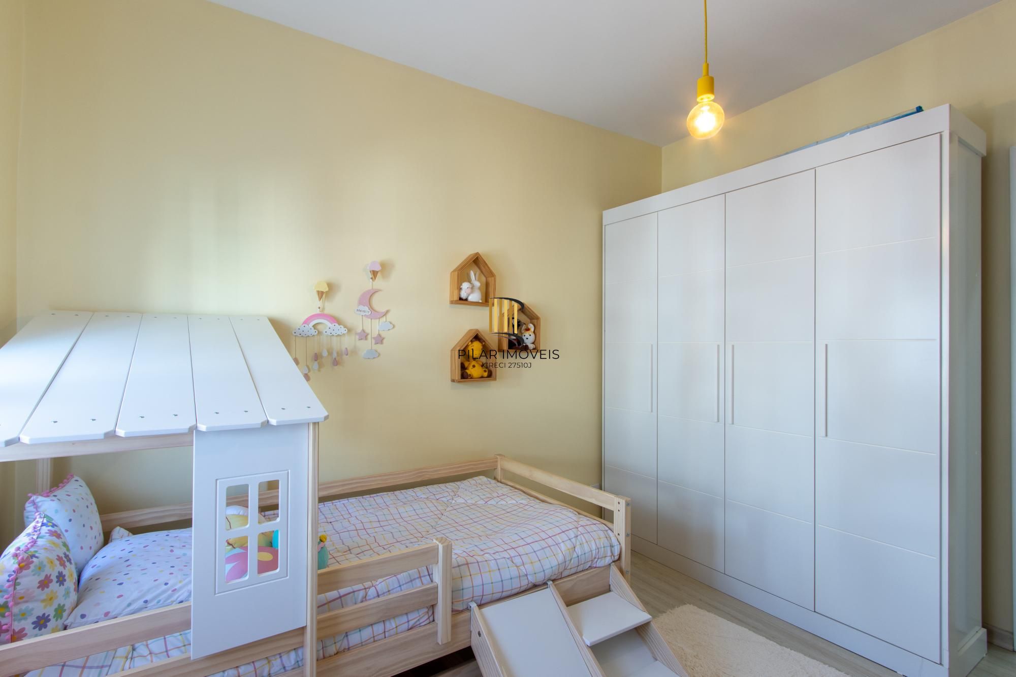 Casa de Condomínio 3 dormitórios no bairro Hípica