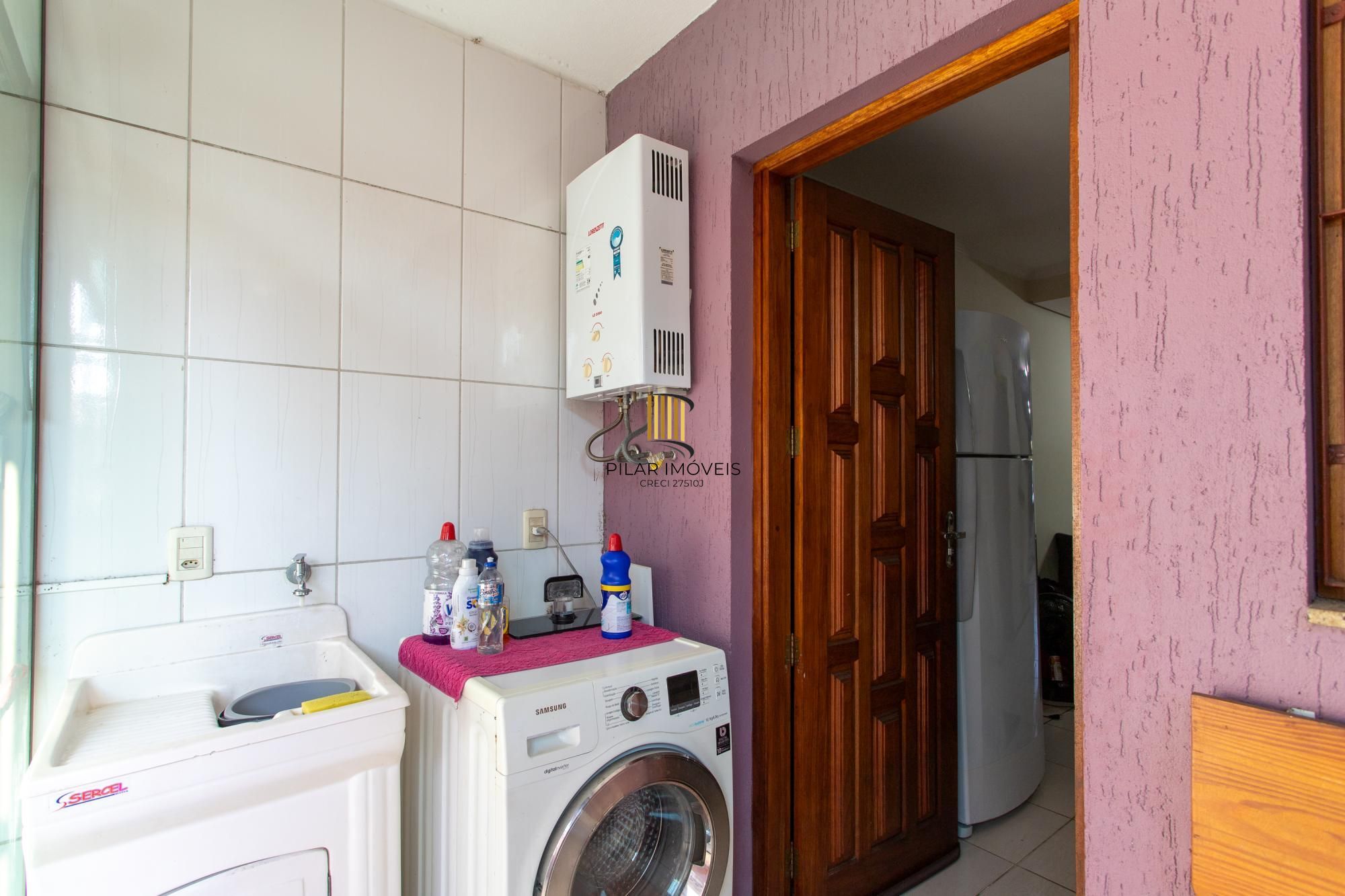 Casa 3 dormitórios no bairro Hípica