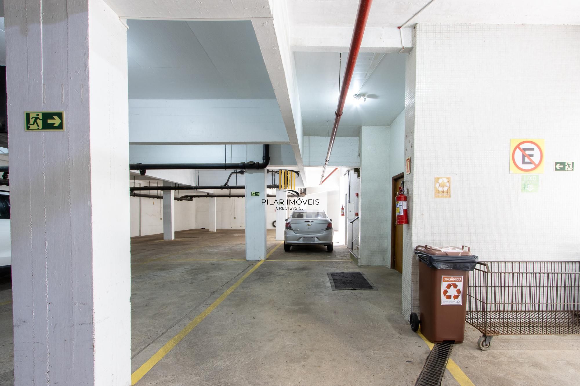 Conjunto comercial na Moinhos de Vento.