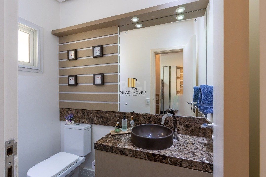 Casa Condominio para Venda - 245.29m², 3 dormitórios, sendo 1 suites, 2 vagas - Pedra Redonda