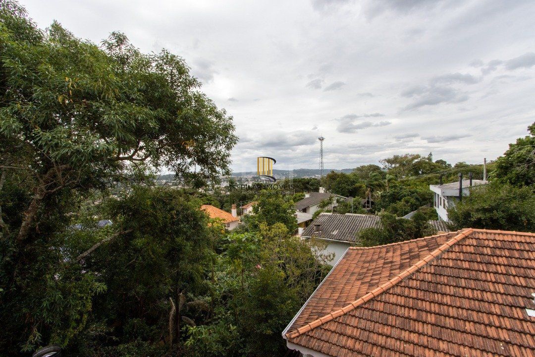 Sobrado com 300m² à venda, 3 quartos, 1 suite, 2 vagas - Bairro Espírito Santo