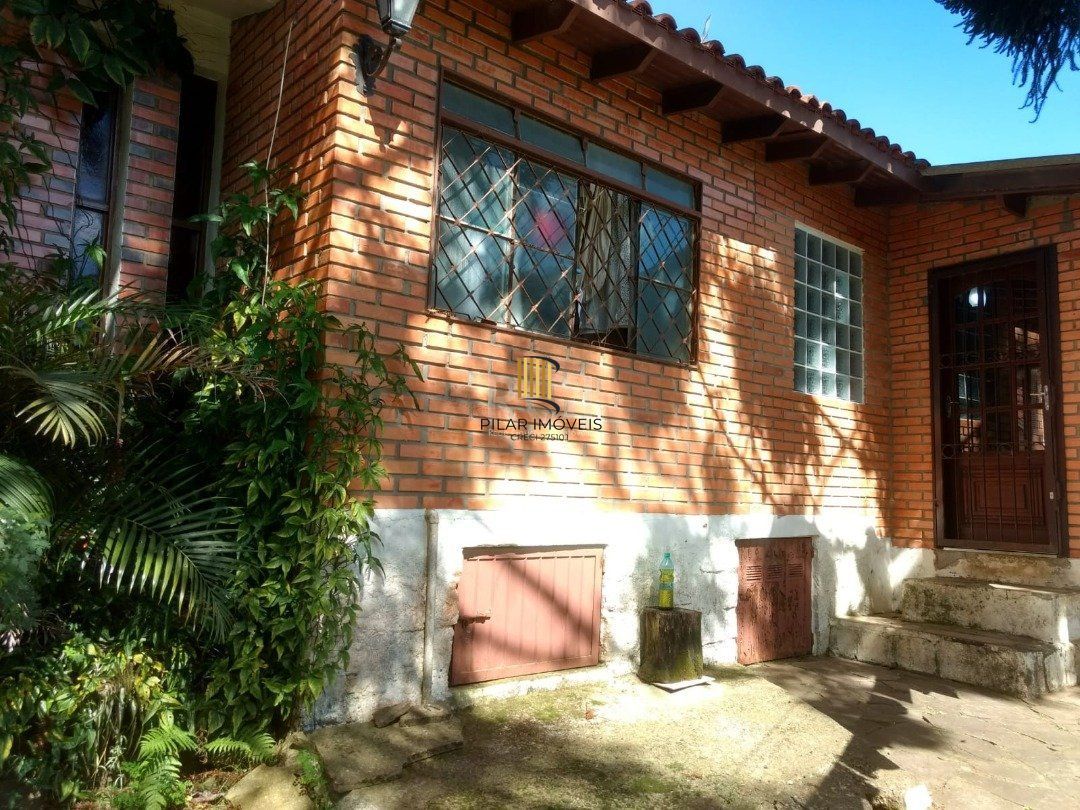 Casa para Venda - 250m², 3 dormitórios, sendo 1 suites, 4 vagas - Taruma
