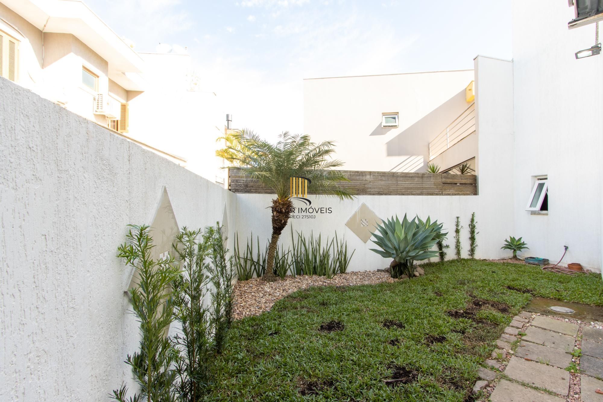 Casa de Condomínio 3 dormitórios no bairro Hípica
