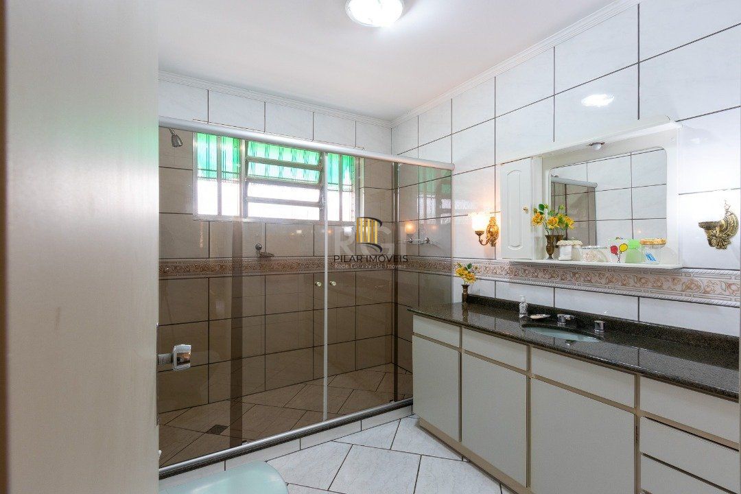 Casa para Venda - 280m², 4 dormitórios, sendo 1 suites, 3 vagas - Vila Assunção