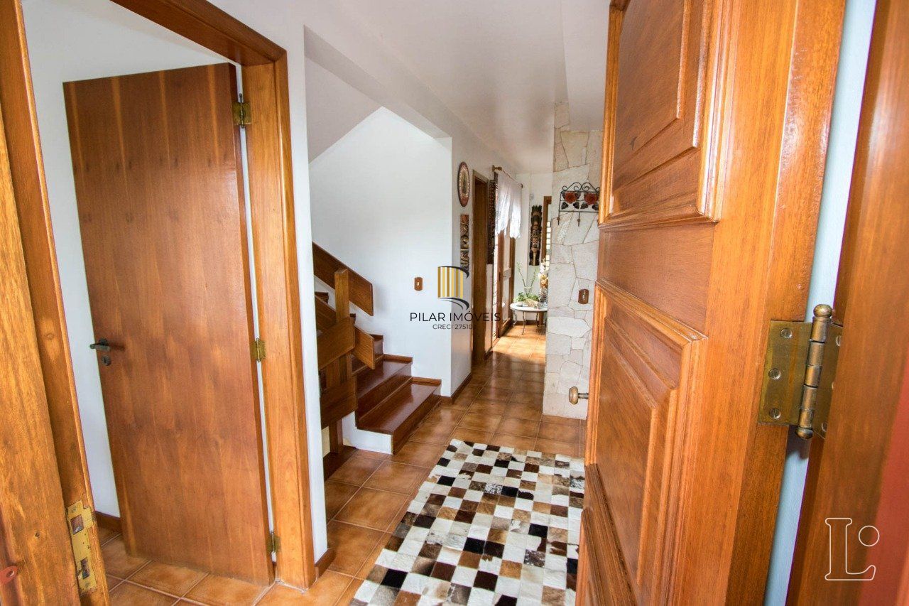 Casa para Venda - 416.89m², 4 dormitórios, sendo 1 suites, 5 vagas - Tristeza